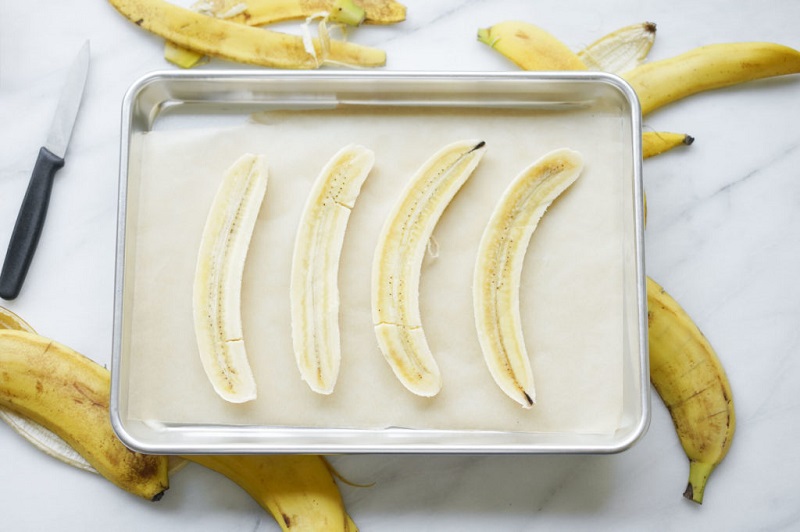 Существуют разные способы заморозить бананы