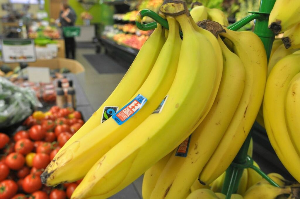 Бананы в магазине