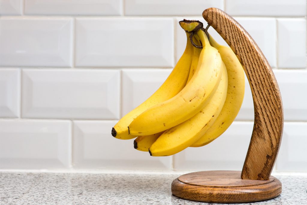 Где можно купит банан. Деревянный банан. Строительные банан деревянные. Бананы в природе. Банан из дерева своими руками.